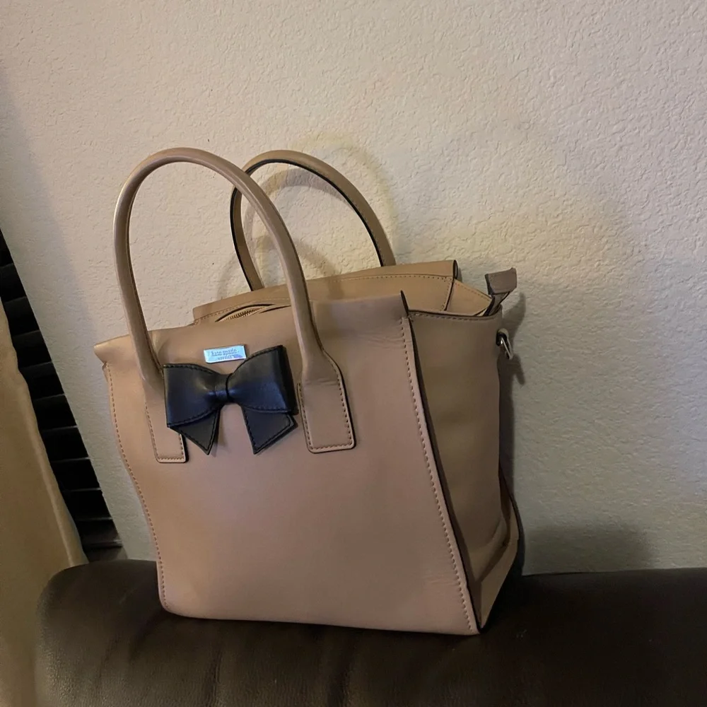 Kate Spade please check all picture of condition - Picture 7 of 17